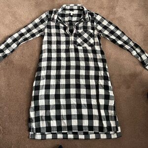 C Monochrome Plaid Long Sleeve nightgown or dress w/ pockets sz med